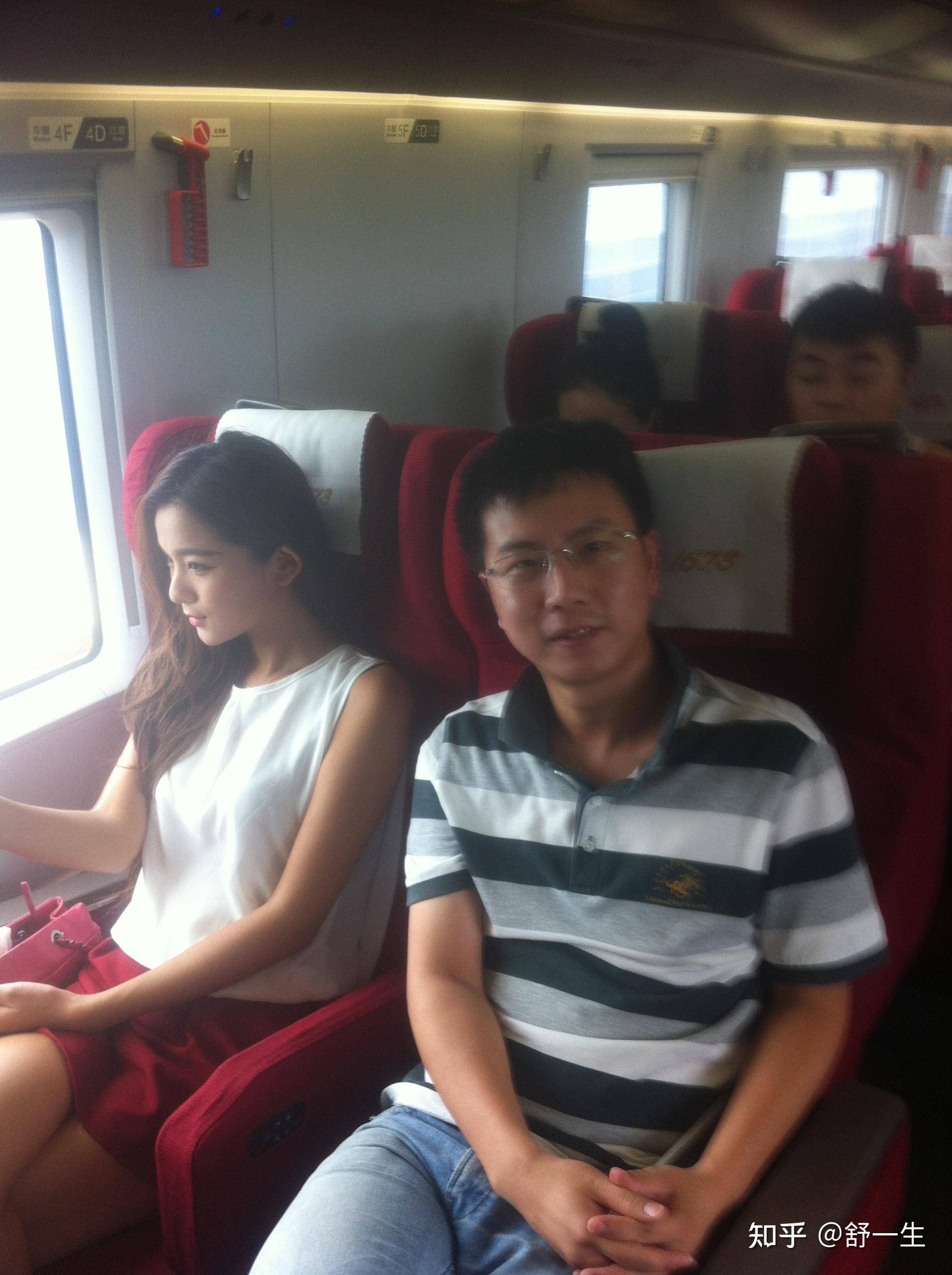 你有哪些无意间拍下的女孩照片，惊艳了众人？  第1张