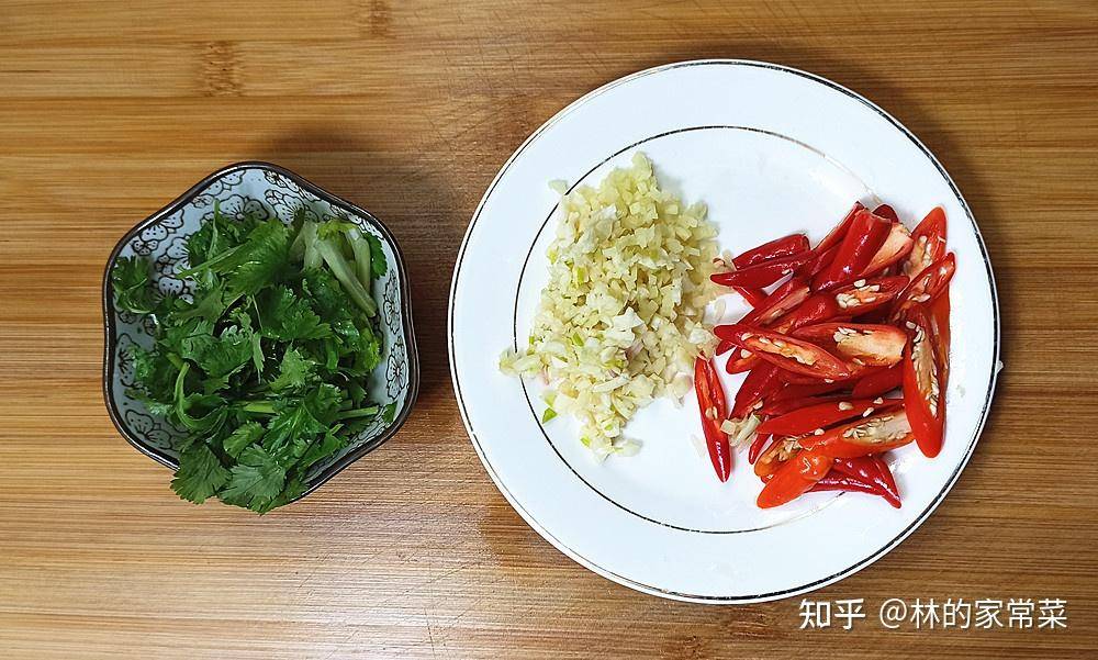 皮蛋除了可以做凉拌菜，还有擂辣椒皮蛋有没有什么其他不一样的做法？  第4张