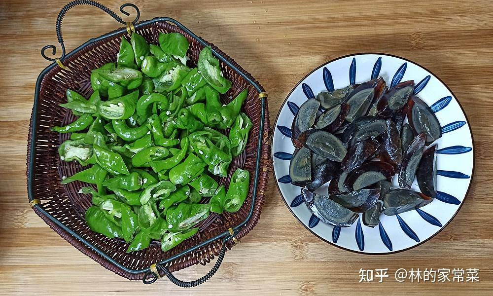皮蛋除了可以做凉拌菜，还有擂辣椒皮蛋有没有什么其他不一样的做法？  第3张