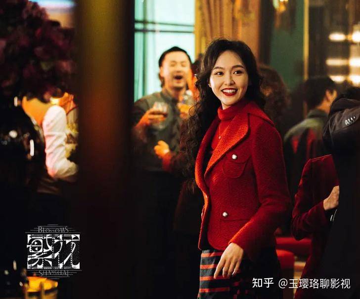 42岁唐嫣明明靠《繁花》转型成功，为什么又演起古偶《念无双》？还和刘学义一起被嘲“中年古偶谈恋爱”？  第2张